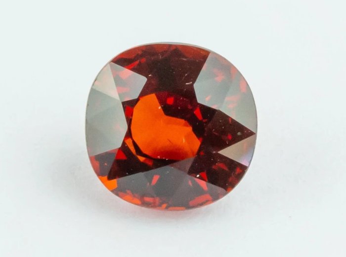 橙色 锰铝榴石石榴石 - 3.69 ct