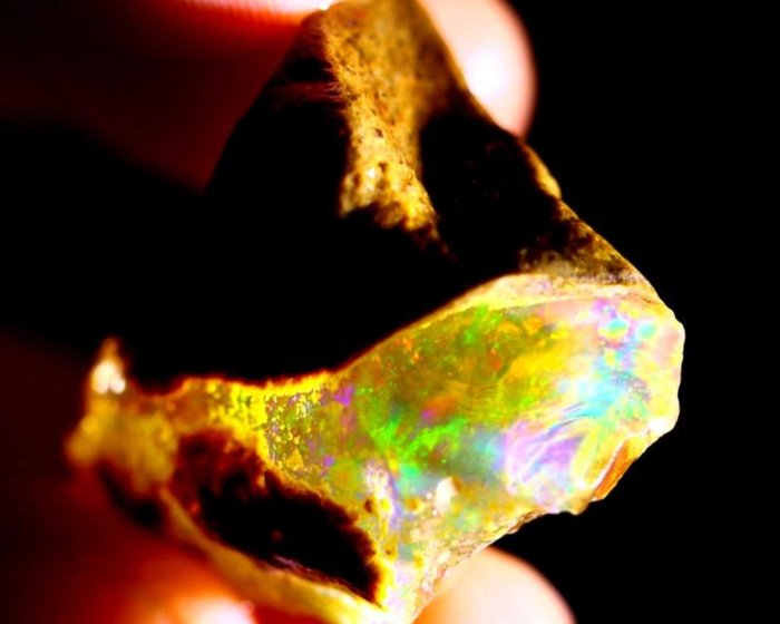ΠΟΙΟΤΗΤΑ MUSEUM - Rough Crystal Welo Opal "Destructive Veil" - 32 καράτια - POC-0547 Ακατέργαστο κρύσταλλο οπάλιο - Ύψος: 13 mm - Πλάτος: 21 mm- 6.43 g