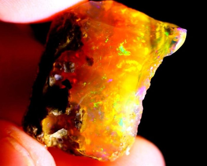 MUSEUMKWALITEIT - Ruw kristal Welo Opaal "Andere dimensie" - 18karaats - POC-0546 Ruw Kristal Opaal - Hoogte: 9 mm - Breedte: 17 mm- 3.63 g