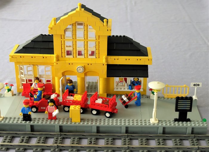 LEGO - Classic Town - 4554, 4548, 4515, 4520 - Classic TrainStation - 1990-2000 - Denmark