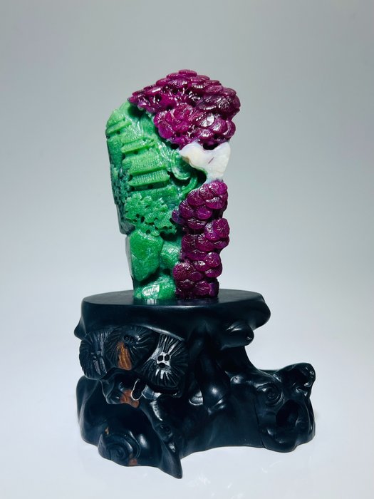 红宝石 Ziosite 雕刻 - 日本风景 - 五旬节玫瑰 - 3115 克拉 - AAA+++ 品质 - 非常罕见 - 天然石材 - 治愈石 - 高度: 200 mm - 宽度: 130 mm- 1118 g - (1)