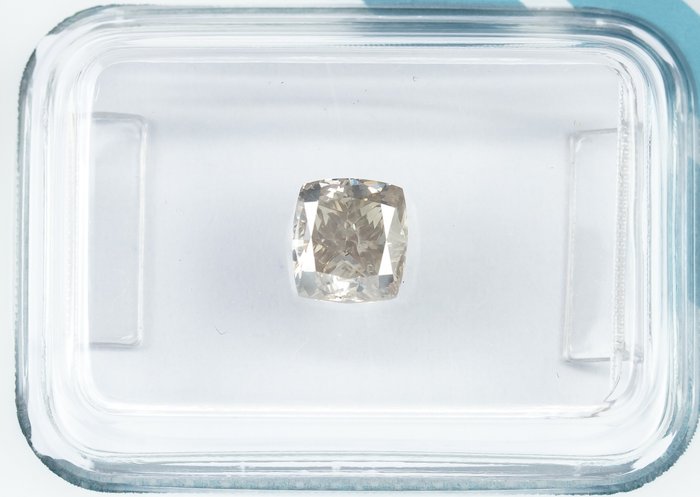 鑽石 - 1.01 ct - 枕形 - M(微黃色、但仍擁有光芒和耀彩，) - I1