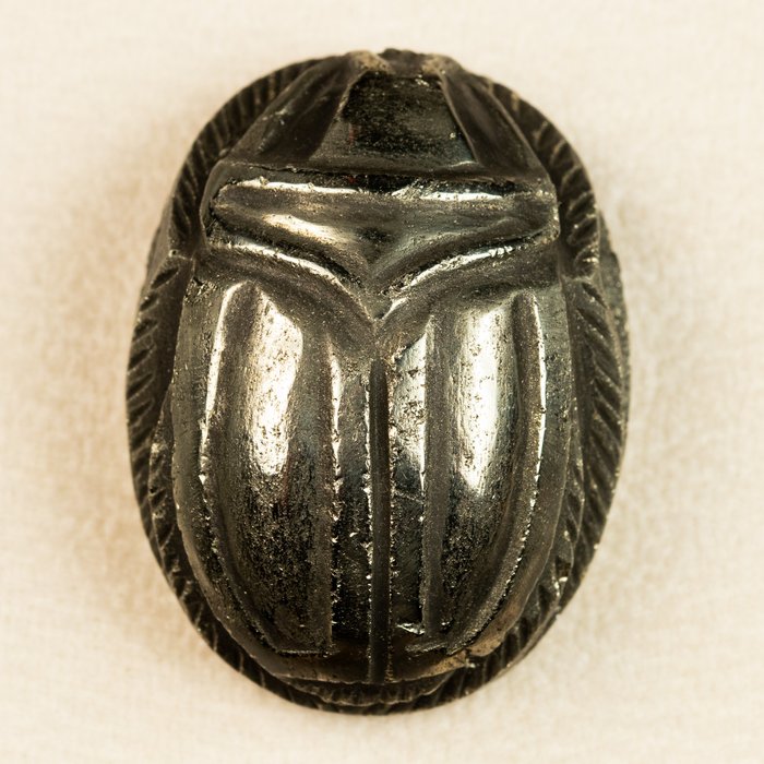 Figure mythologique de l'Egypte ancienne - Scarabée En Pyrite Dorée - Kheperer - Hauteur : 42 mm - Largeur : 31 mm- 70 g