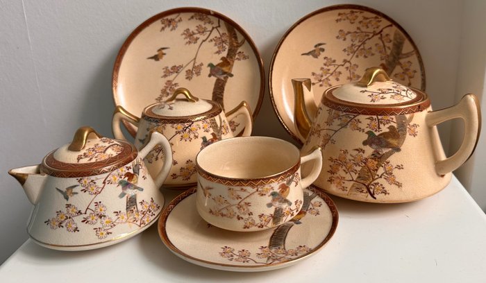 Japoński zestaw do herbaty satsuma/Part - Ceramika - Marked 'Kazan' 旭山 - Japonia - Taishō period (1912-1926)