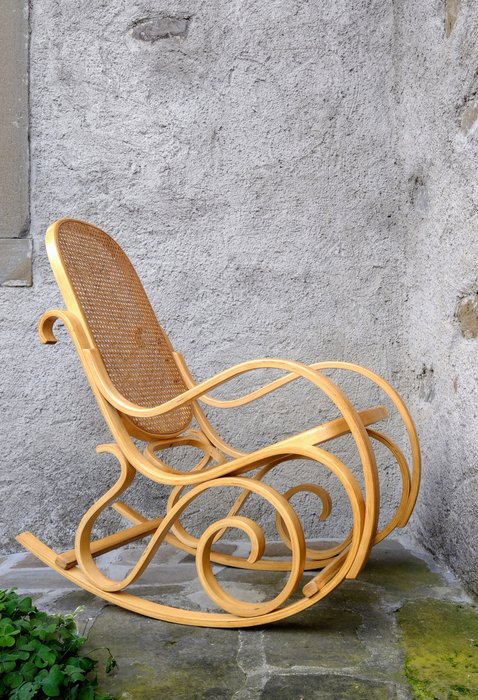 Rocking chair - in the style n.269 Thonet - Beech, Vienna straw