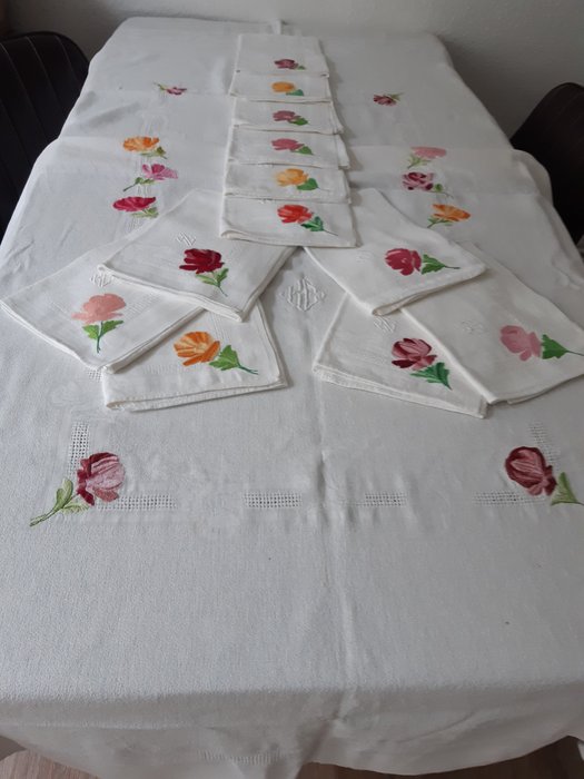  (13) Tablecloth and napkins with flower embroidery - Tischtuch - 155 cm - 220 cm