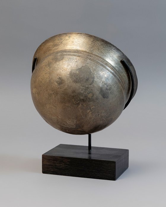 古希臘，邁錫尼 銀 半球形碗。獨特的。直徑 14 公分。西元前 6 世紀。很不錯。西班牙出口許可證。