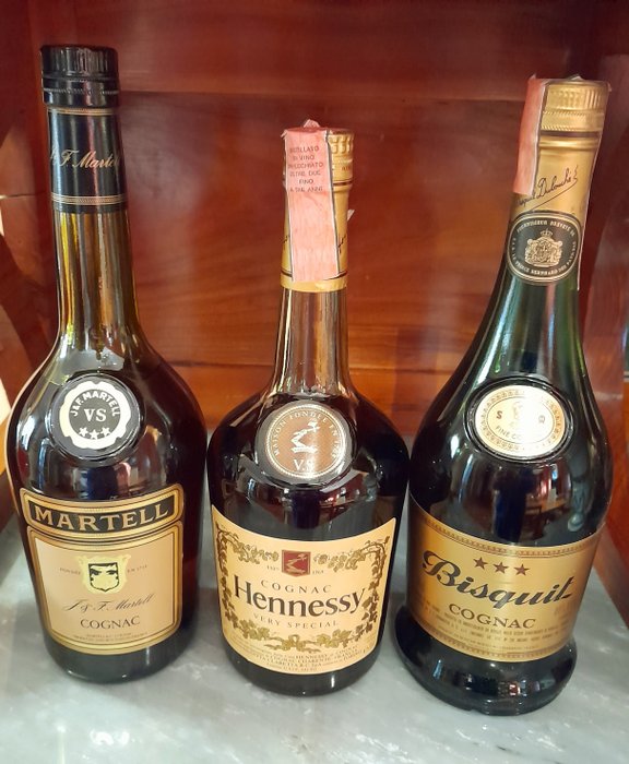 Bisquit, Hennessy, Martell - VS/3 Star Cognac  - b. 1980-tallet - 70cl - 3 flasker