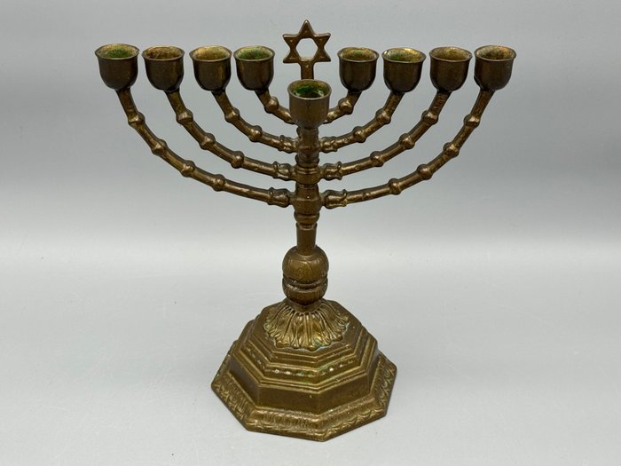 Joodse Chanoeka (9-armige kandelaar met Davidsster - Kerzenhalter - Bronze, Messing