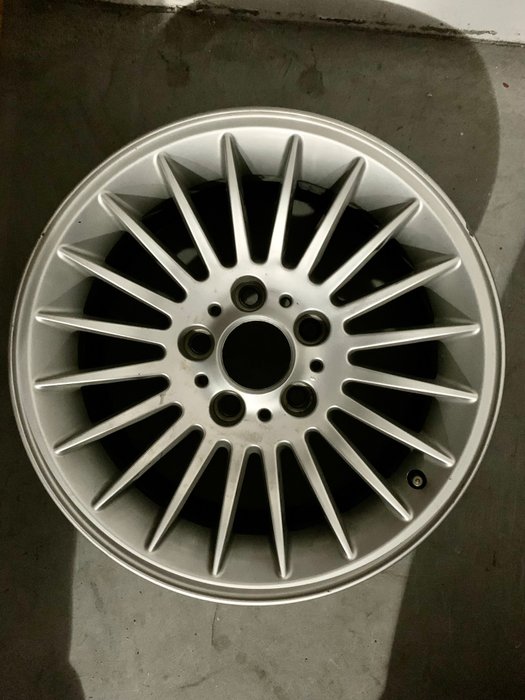 Rim - BMW - 7'  Series E38 (also fits on other models)  - Style 61 - 1998