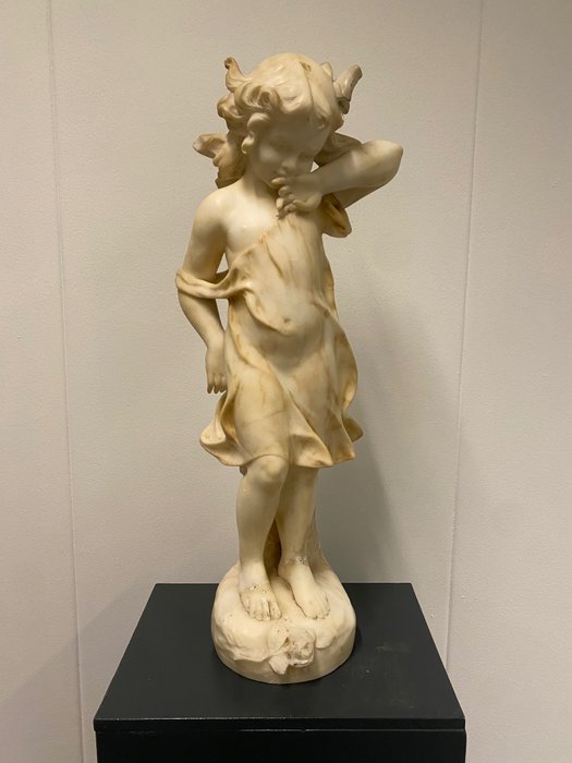 Adolfo Cipriani (1880-1930) - 雕刻, Meisje met roos - 62 cm - 大理石