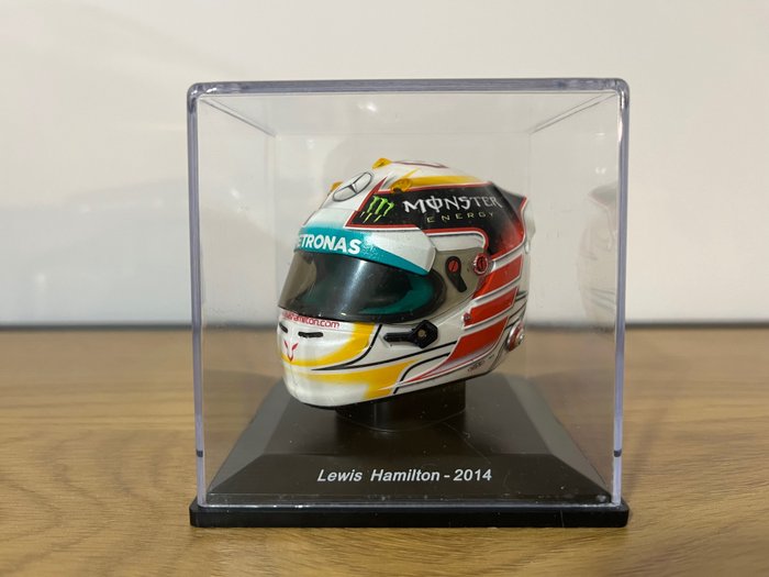 Spark 1:5 - 1 - Model raceauto - Wereldkampioen 2014 - Lewis Hamilton