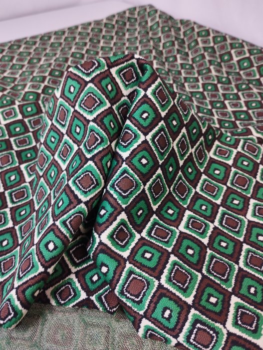 Croiala geometrica splendida 400x140 usor elasticizata - Textil