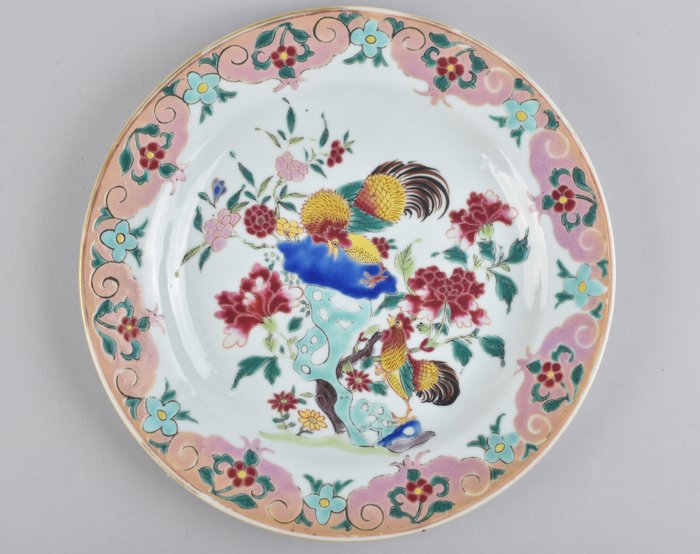 Talerz - DECORATED IN THE FAMILLE ROSE PALETTE WITH TWO COCKERELS - Porcelana