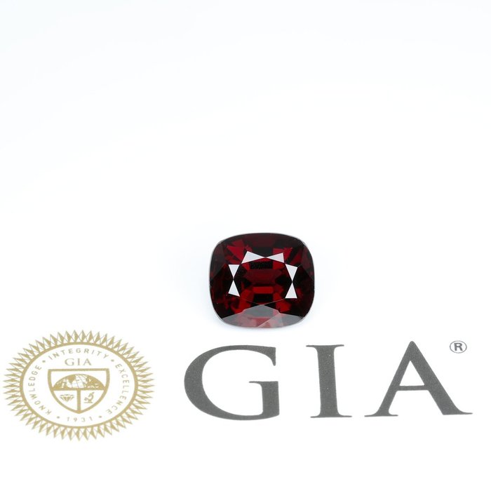 GIA - (Sin calor) - Rojo Espinela - 3.12 ct