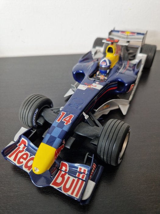 MiniChamps 1:18 - 1 - 模型車 - Red Bull RB2 2006 - David Coulthard