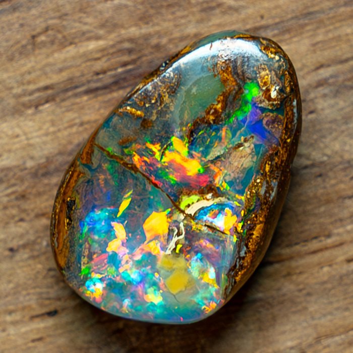 Natural Intense Boulder Opal Στιλβωμένο μενταγιόν, ακατέργαστο 11,69 ct- 2.34 g