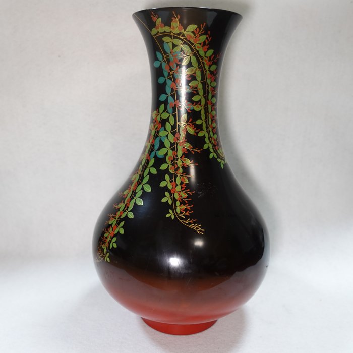 Maki-e Vase  with Japanese bush clover design - Lacquer, Wood - Japan - Shōwa period (1926-1989)