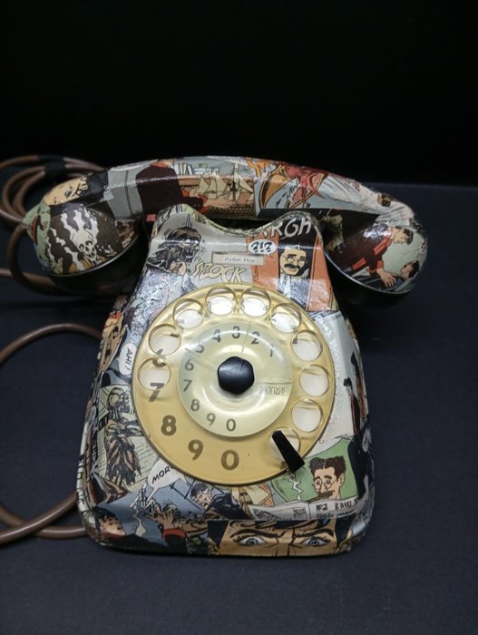 Analoges Telefon - Handverziert im Pop-Art-Stil mit Originalbande Dessinée „Dylan Dog“