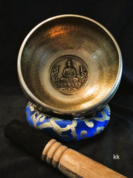 Klangskål - Brons - Nepal - Buddha - Stor 15 cm. original "Zen" - Ny 3-delad kompl. set - Handgjorda - 2024