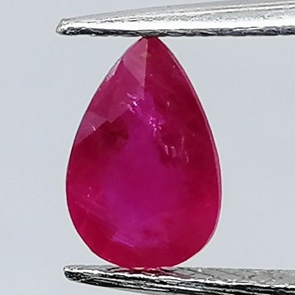 Ruby - 0.69 ct