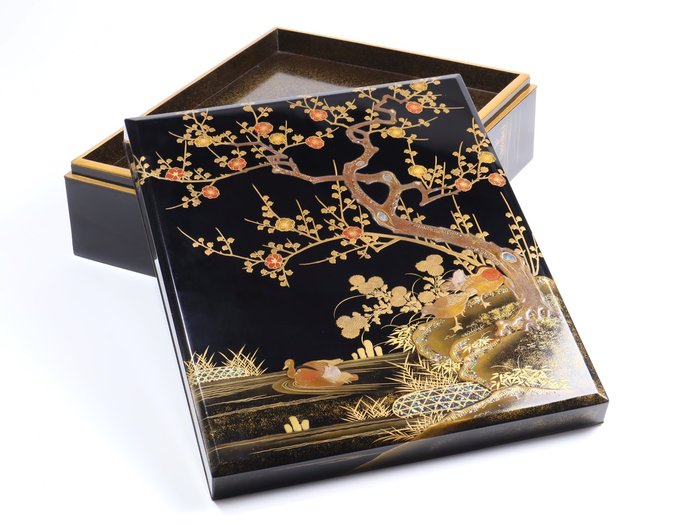 Plum and Waterfowl Maki-e Ryōshibako 料紙箱 Nashiji Interior with Wooden Box - Caja - Madera lacada