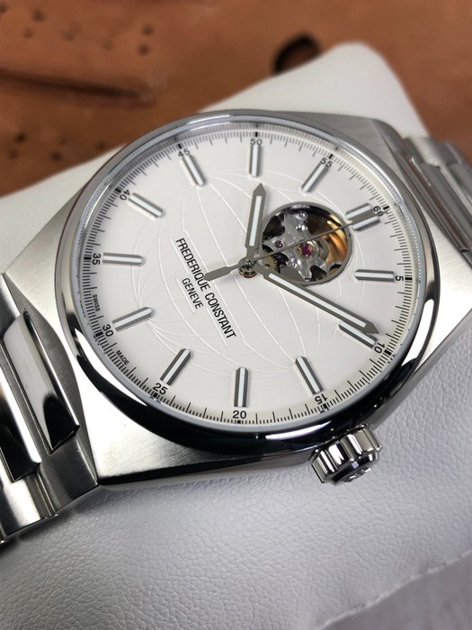 Frédérique Constant - Highlife Heart Beat Automatic - FC-310S4NH6B - Heren - 2011-heden