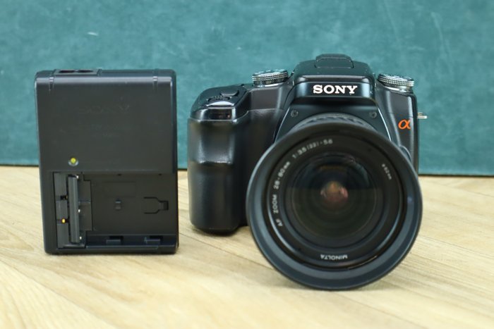 Sony A100 + Minolta AF 28-80mm 1:3.5 (22) - 5.6 | Câmera SLR digital (DSLR)
