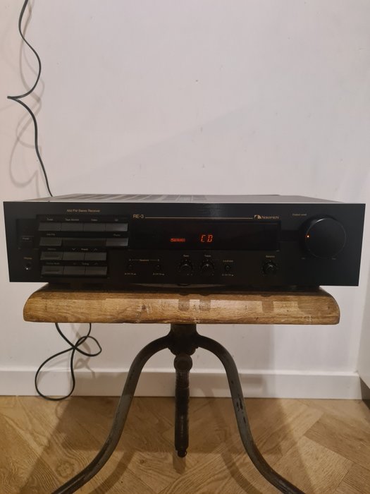 Nakamichi - RE-3 Solid state stereo receiver