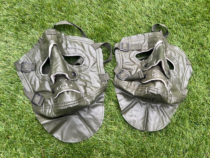 Stati Uniti d'America - Set di due maschere per il viso invernali N-1 della Seconda Guerra Mondiale US USAAF / Navy Exreme - Attrezzatura militare - 1943