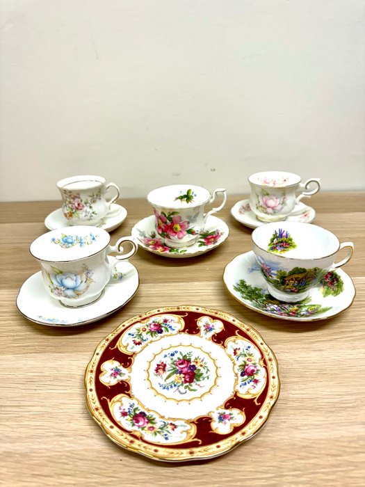Royal Albert - Tasse et soucoupe (11) - Bone china ensemble des tasses et soucoupes Royal Albert-Royal Canterbury-Royal Vale - Porcelaine