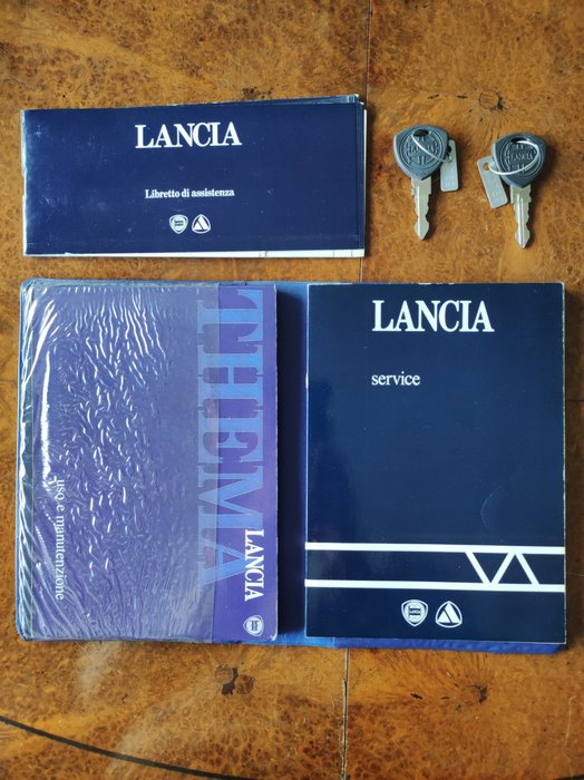 Brochure - Lancia - Set completo, 2 chiavi accensione, libretto uso manutenzione, assistenza e rete service Lancia Thema
