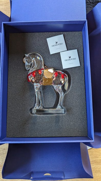 Beijing Central Academy of Fine Arts - Figur - Swarovski - Asian Icons - Warrior Horse - 5391982 - Boxed - Kristall