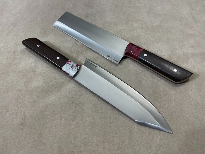 Table knife set (2) - Set of Japanese Professional Nakiri & Bunka Chef Knives - D2 Steel, Walnut Handle