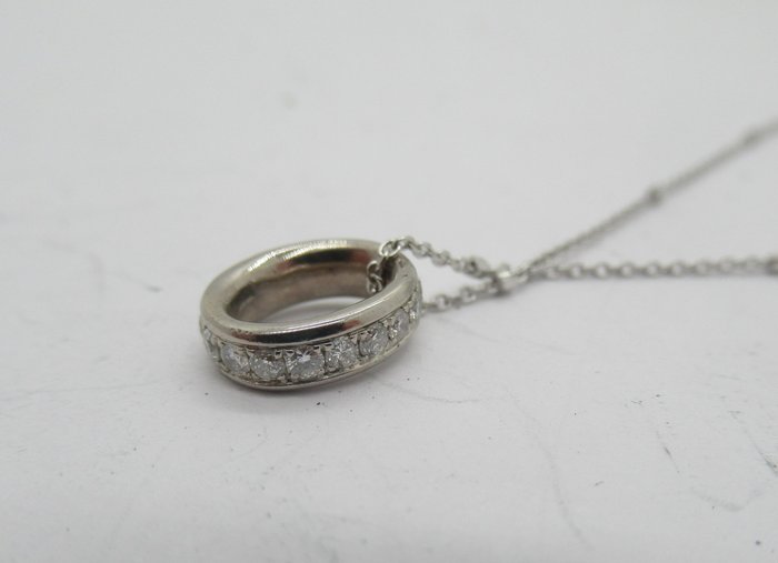 Necklace with pendant Diamond 