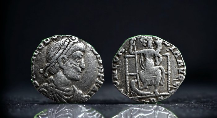 Romarriket. Theodosius I (AD 379-395). Siliqua Treveri (Trier)? AD 383-388