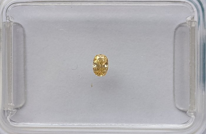 Diamant - 0.06 ct - Oval - Fancy Yellowish Brownish Orange - I1, No Reserve Price
