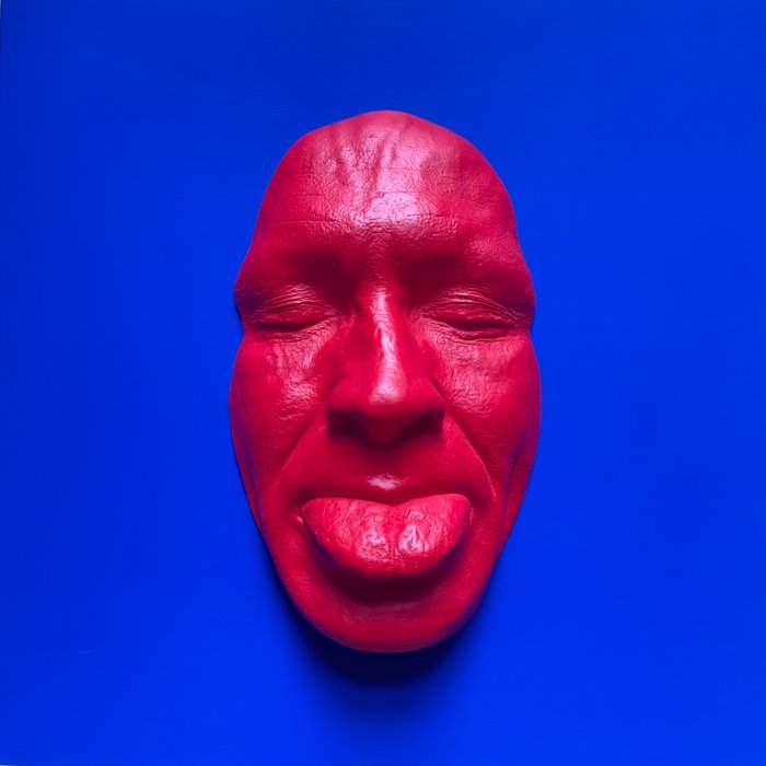 Gregos (1972) - Red mockery on blue background