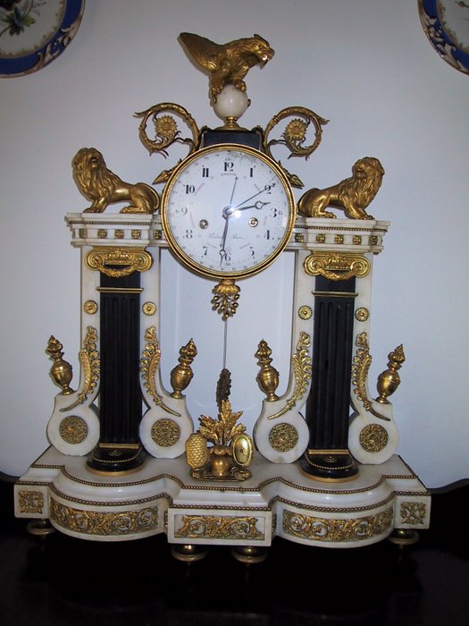 壁炉架时钟 - Michel-François Piolaine, Paris (No Reserve Price) - 路易斯· XVI - 铜锌锡合金, 雪花石膏 - 约 1790-1800 年