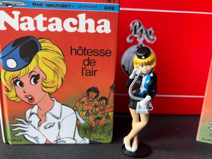 Natacha - Figurine Pixi 5675 - Natacha Hôtesse de l‘air - 2023