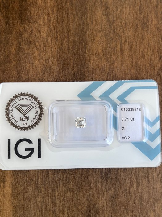 1 pcs Diamant  (Natural)  - 0.71 ct - VS2 - International Gemological Institute (IGI)