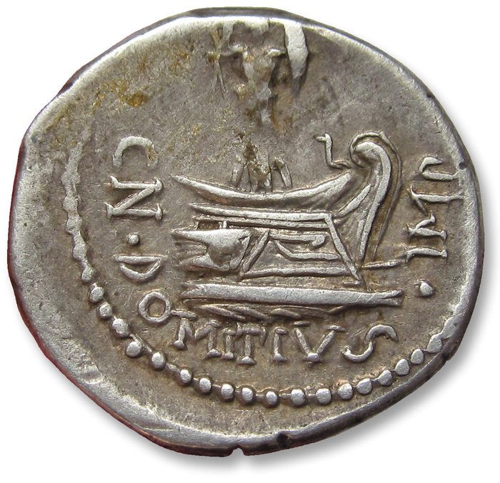Romerska republiken. Cn. Domitius L.f. Ahenobarbus. Denarius uncertain mint near Adriatic or Ionian sea 41-40 B.C.