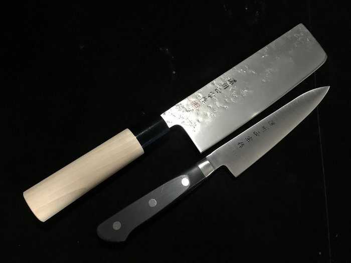 濃州正宗 NOSHU MASAMUNE Sword Smith 梨地仕上げ Satin Finish / Set of 2 菜切 NAKIRI ペティ PETTY - Cuchillo de mesa (2) - Cuchillo de cocina japonés - Acero, Madera