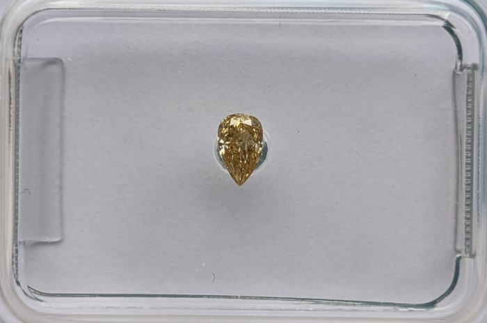Diamante - 0.10 ct - Pera - Castanho amarelo elegante - SI1, No Reserve Price