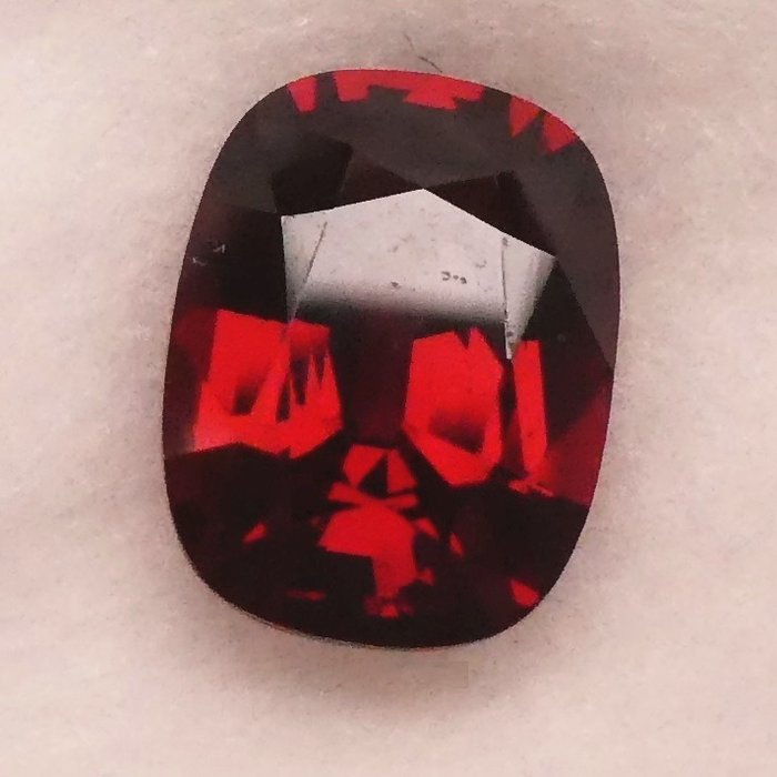 Spinel - 2.37 ct