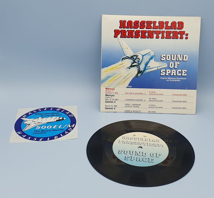 Hasselblad Reclame Single Vinyl + Mooncamera sticker Aparat średnioformatowy