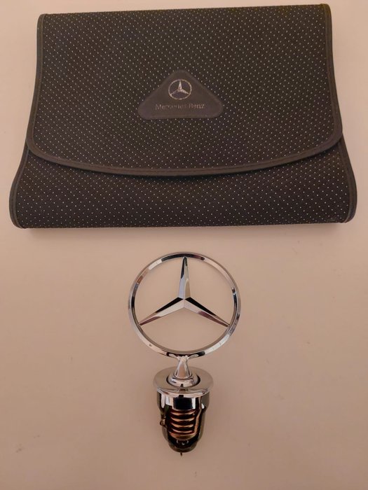 Emblem - Mercedes