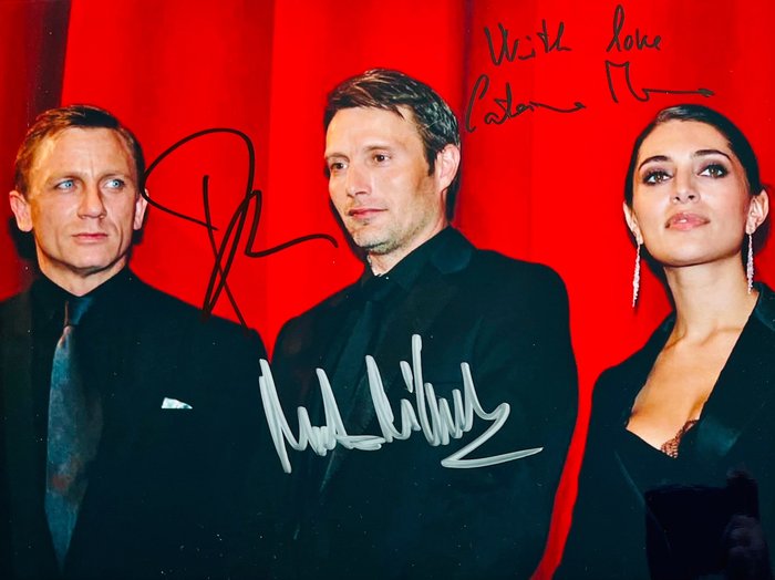 James Bond 007: Casino Royale - Triple signed by Daniel Craig, Mads Mikkelsen and Caterina Murino - with COA