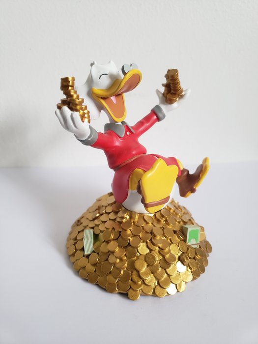Uncle Scrooge - Siitting inside a hill of money - 1 塑像