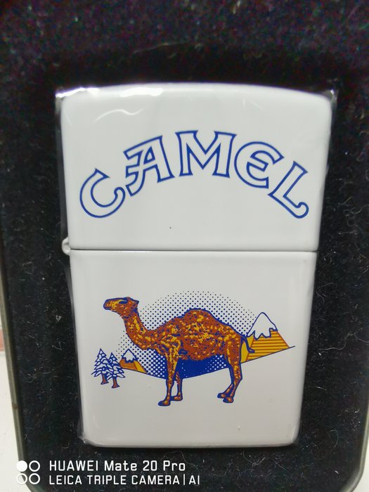 Zippo - Zippo Camel peint de 1995 - Taschenfeuerzeug - Gefärbter Stahl